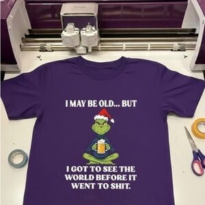 Shirt with Grinch Design